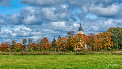 Noarootsi kirik Noarootsi kirik sügisel